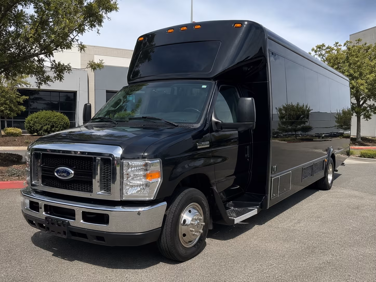 newark bus rentals